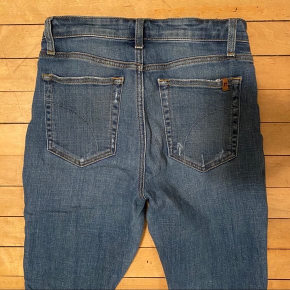 High Rise Ripped Jeans - Picture 7 of 8